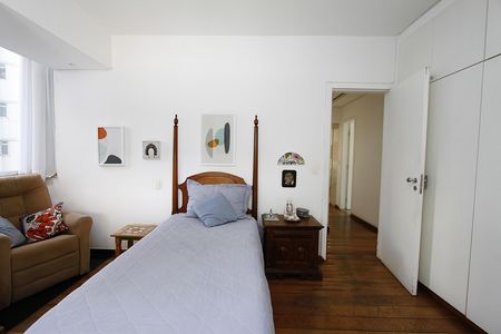 Apartamento à venda com 107m², 3 quartos e 2 vagasQuarto 2 - Suíte