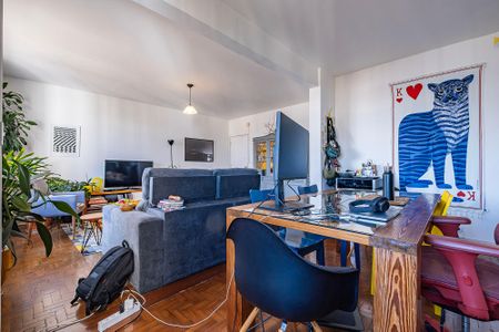 Apartamento à venda com 103m², 2 quartos e 1 vaga Apartamento à venda com 103m², 2 quartos e 1 vagaSala