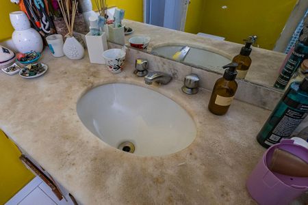 Apartamento à venda com 103m², 2 quartos e 1 vaga Apartamento à venda com 103m², 2 quartos e 1 vagaBanheiro