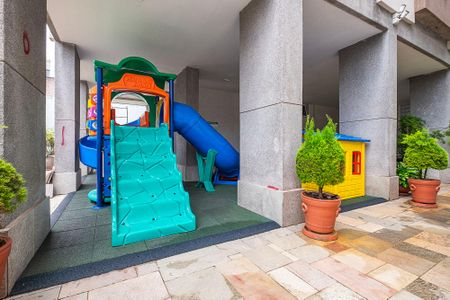Apartamento à venda com 103m², 2 quartos e 1 vaga Apartamento à venda com 103m², 2 quartos e 1 vagaPlayground