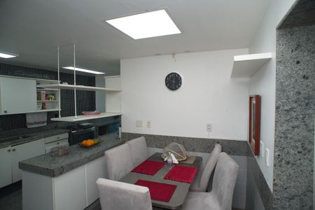 Cozinha de apartamento à venda com 4 quartos, 330m² em Barra da Tijuca, Rio de Janeiro