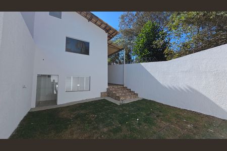Casa à venda com 180m², 2 quartos e 2 vagas