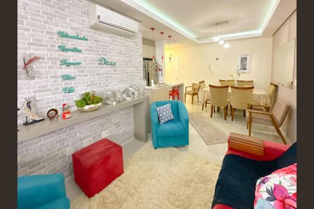 Sala de TV de apartamento para alugar com 3 quartos, 70m² em Areias, São José