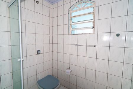 Banheiro de casa para alugar com 1 quarto, 40m² em Vila Mira, São Paulo