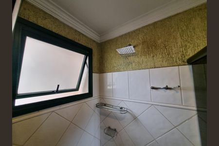 Banheiro de apartamento para alugar com 3 quartos, 94m² em Alphaville Industrial, Barueri