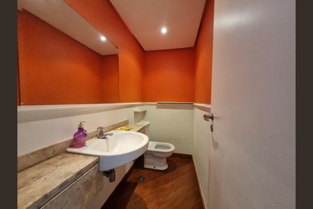Banheiro  de apartamento para alugar com 3 quartos, 94m² em Alphaville Industrial, Barueri