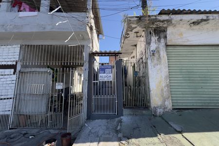 Casa para alugar com 60m², 1 quarto e sem vaga Casa para alugar com 60m², 1 quarto e sem vagaFachada com placa grande