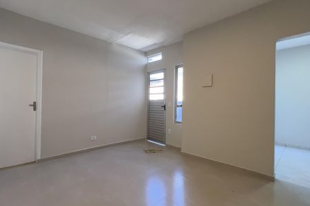 Casa para alugar com 60m², 1 quarto e sem vaga Casa para alugar com 60m², 1 quarto e sem vagaSala