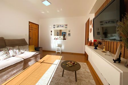 Sala de casa para alugar com 3 quartos, 200m² em Liberdade, Belo Horizonte
