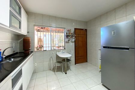 Casa para alugar com 200m², 3 quartos e 3 vagas Casa para alugar com 200m², 3 quartos e 3 vagasCozinha
