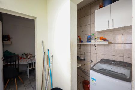 Casa à venda com 300m², 3 quartos e 2 vagas Casa à venda com 300m², 3 quartos e 2 vagas Área de Serviço