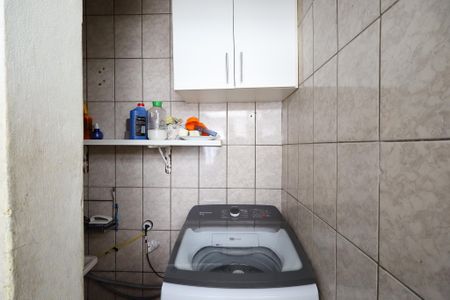 Casa à venda com 300m², 3 quartos e 2 vagas Casa à venda com 300m², 3 quartos e 2 vagas Área de Serviço