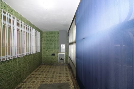 Corredor de casa para alugar com 2 quartos, 70m² em Vila Ré, São Paulo