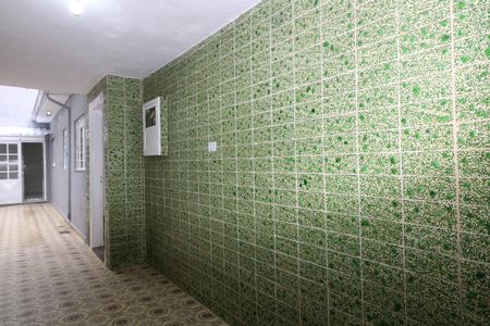 Corredor de casa para alugar com 2 quartos, 70m² em Vila Ré, São Paulo