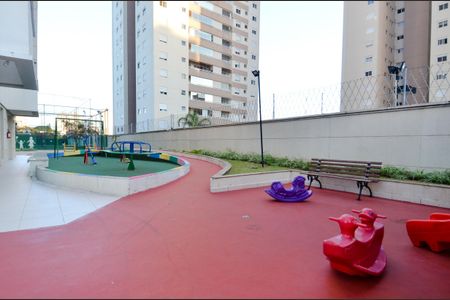 Apartamento à venda com 83m², 2 quartos e 2 vagas Apartamento à venda com 83m², 2 quartos e 2 vagasÁrea comum - Playground