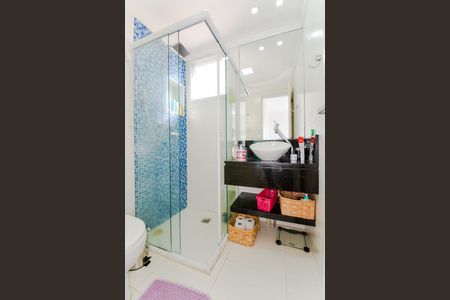 Apartamento à venda com 83m², 2 quartos e 2 vagasBanheiro da Suíte