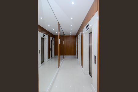 Apartamento à venda com 83m², 2 quartos e 2 vagas Apartamento à venda com 83m², 2 quartos e 2 vagasHall social