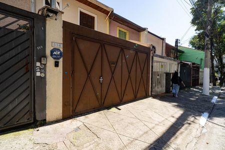 Casa para alugar com 160m², 1 quarto e 1 vaga Casa para alugar com 160m², 1 quarto e 1 vagaFachada