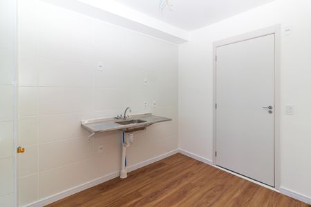 Apartamento para alugar com 37m², 2 quartos e sem vaga Apartamento para alugar com 37m², 2 quartos e sem vagaCozinha e Área de Serviço