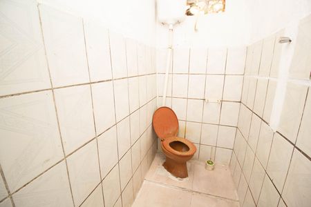 Casa 1 - Banheiro de casa para alugar com 5 quartos, 90m² em Vila Ramos, São Paulo