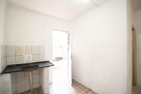 Casa 1 - Cozinha de casa para alugar com 5 quartos, 90m² em Vila Ramos, São Paulo