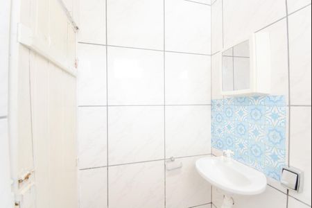 Casa para alugar com 25m², 1 quarto e sem vagaBanheiro