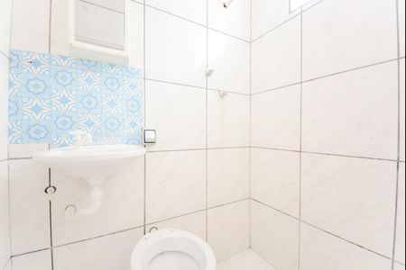 Banheiro de casa para alugar com 1 quarto, 25m² em Jardim dos Pimentas, Guarulhos