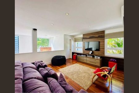 Casa à venda com 522m², 4 quartos e 3 vagas Casa à venda com 522m², 4 quartos e 3 vagasFoto 17