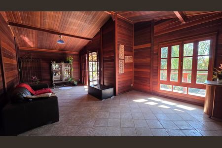 Casa de condomínio para alugar com 500m², 5 quartos e 4 vagas