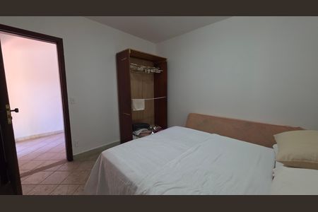 Casa de condomínio para alugar com 500m², 5 quartos e 4 vagas