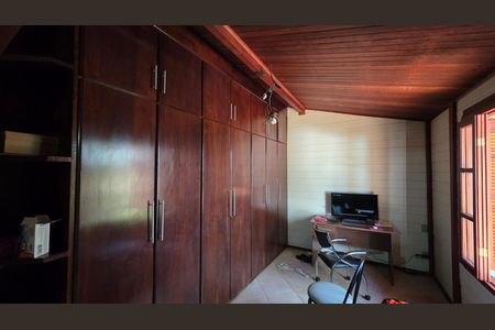 Casa de condomínio para alugar com 500m², 5 quartos e 4 vagas