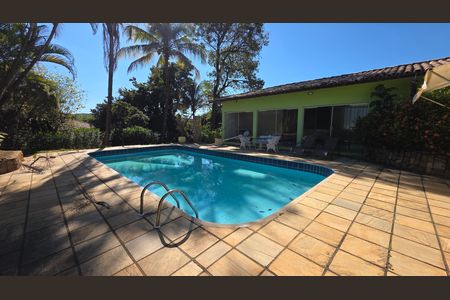 Casa de condomínio para alugar com 500m², 5 quartos e 4 vagas