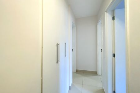 Apartamento à venda com 69m², 3 quartos e 2 vagas Apartamento à venda com 69m², 3 quartos e 2 vagasCorredor
