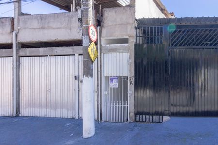 Casa para alugar com 50m², 1 quarto e sem vaga Casa para alugar com 50m², 1 quarto e sem vagaFachada