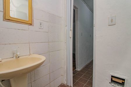 Casa à venda com 90m², 3 quartos e 5 vagasEdícula - Banheiro