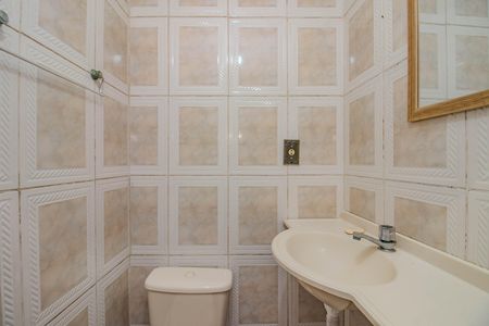 Casa à venda com 90m², 3 quartos e 5 vagasBanheiro Social