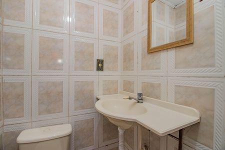 Casa à venda com 90m², 3 quartos e 5 vagasBanheiro Social
