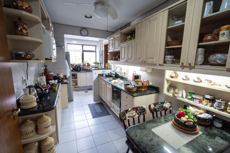 Apartamento à venda com 137m², 3 quartos e 2 vagas Apartamento à venda com 137m², 3 quartos e 2 vagasCozinha