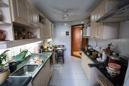 Apartamento à venda com 137m², 3 quartos e 2 vagas Apartamento à venda com 137m², 3 quartos e 2 vagasCozinha