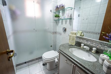 Apartamento à venda com 137m², 3 quartos e 2 vagas Apartamento à venda com 137m², 3 quartos e 2 vagasBanheiro