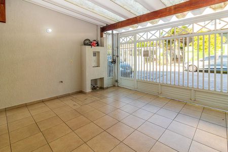 Garagem de casa à venda com 2 quartos, 110m² em Veleiros, São Paulo