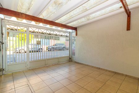 Garagem de casa à venda com 2 quartos, 110m² em Veleiros, São Paulo