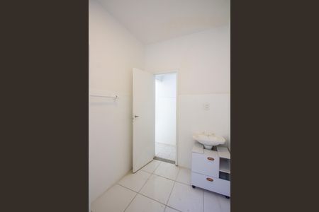 Banheiro de apartamento para alugar com 2 quartos, 79m² em Alcantara, São Gonçalo