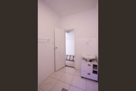 Apartamento para alugar com 79m², 2 quartos e sem vaga Apartamento para alugar com 79m², 2 quartos e sem vagaBanheiro
