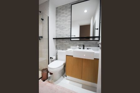 Apartamento para alugar com 80m², 2 quartos e 2 vagas Apartamento para alugar com 80m², 2 quartos e 2 vagasBanheiro