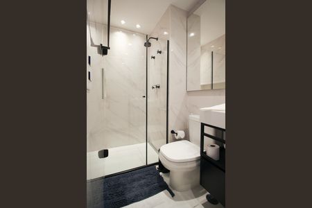 Apartamento para alugar com 80m², 2 quartos e 2 vagas Apartamento para alugar com 80m², 2 quartos e 2 vagasBanheiro da Suíte
