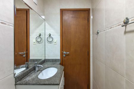Apartamento para alugar com 81m², 2 quartos e 1 vagaBanheiro da Suíte
