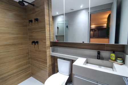 Apartamento para alugar com 60m², 2 quartos e 1 vaga Apartamento para alugar com 60m², 2 quartos e 1 vagaBanheiro do Quarto 1