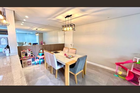 Apartamento à venda com 82m², 2 quartos e 2 vagas Apartamento à venda com 82m², 2 quartos e 2 vagasSala