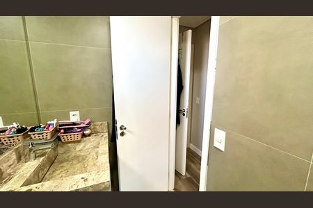 Apartamento à venda com 82m², 2 quartos e 2 vagas Apartamento à venda com 82m², 2 quartos e 2 vagasBanheiro da Suíte